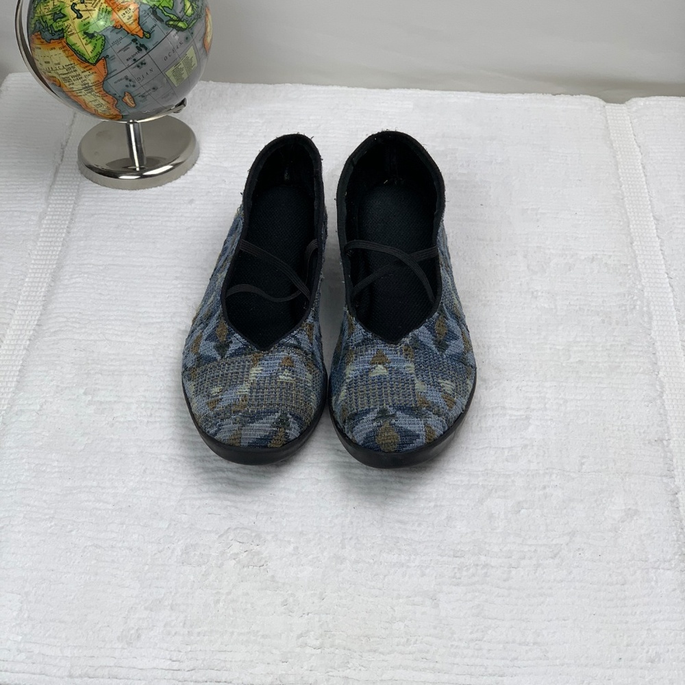 Apropos Anthropologie Womens canvas Shoes Size 9.5